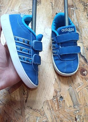 Оригинальные кроссовки adidas