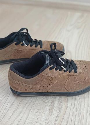 Стильные кроссовки от cropp 3