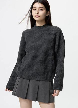 Женский свитер uniqlo