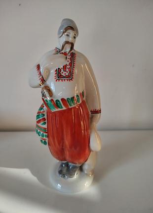 Редкая фарфоровая статуэтка. киев.