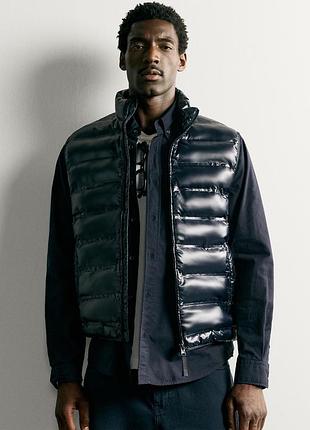 Zara жилетка в синьому кольорі. актуальна модель. водовідштовхувальний матеріал.