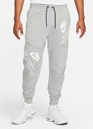 Оригінал спортивні чоловічі штани nike sportswear tech fleece graphic joggers dm6480-063 оригинал найк теч спортивки осінь демісезон джогери l