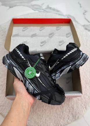 Initiator custom black white 2
