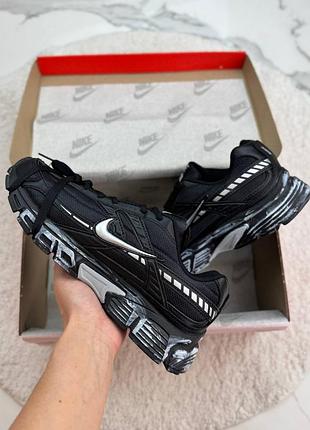 Initiator custom black white 4