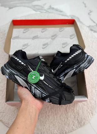 Initiator custom black white 6