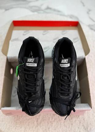 Initiator custom black white 10