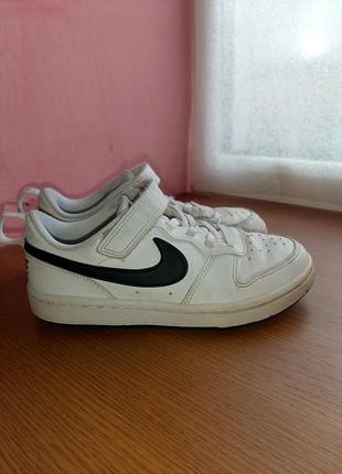 Кроссовки nike. размер 30