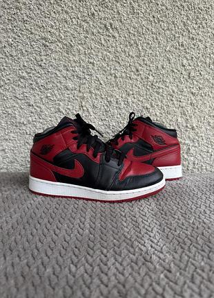 Кросівки nike air jordan 1 retro nike dunk nike air force