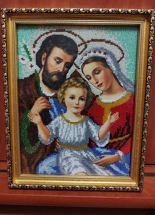 Картина вишита чеським бісером свята родина