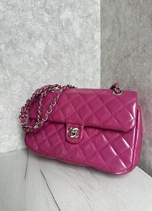 Сумка малинова стьобана фуксія шанель chanel, з лакової шкіри