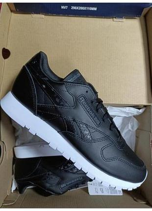 Новые женские кроссовки reebok оригинал натуральная кожа