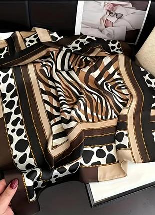 Хустка хустина платок еко штучний шовк animal print косинка бандана на голову на шию твілі для жінок 70 см