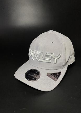 Кепка oakley x new era