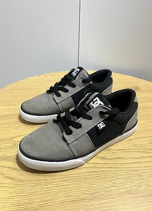 Кеди для хлопчика dc shoes сіро-чорні, розмір 34, довжина устілки  22 см