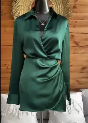 Сатинове зеленое платье