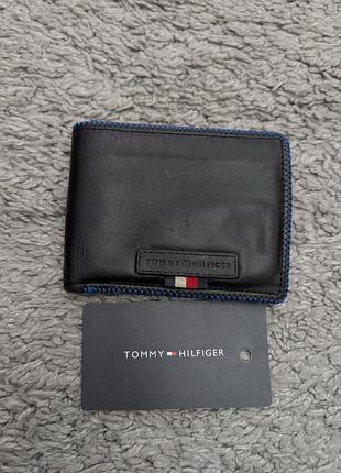 Компактный кошелек из натуральной кожи Tommy hilfiger, состояние отличное, 11 х9 см.