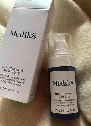 Нова сироватка medik8 niacinamide peptides