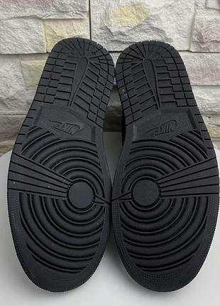 Оригінальні кросівки air jordan 1 mid 5