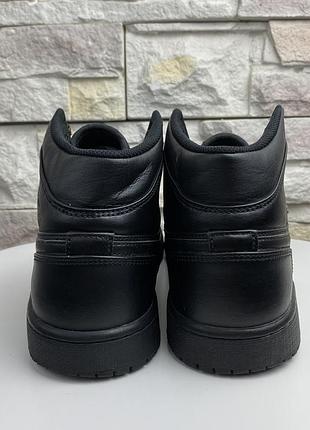 Оригінальні кросівки air jordan 1 mid 4