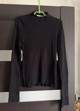 Чорний гольфик bershka в рубчик