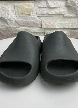 Дитячі шльопанці adidas yeezy slide 3