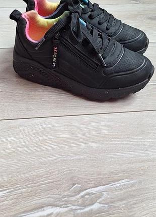 Кроссовки на девочку р-р 33.5 skechers uno-lite vivid splash
