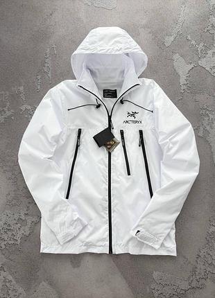 Вітровка arcteryx