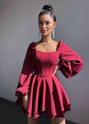Платье с эффектным корсетным силуэтом ✨