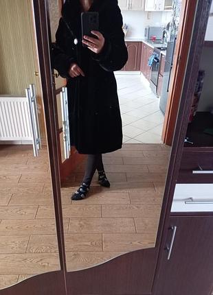 Шуба жіноча чорна розмір 52