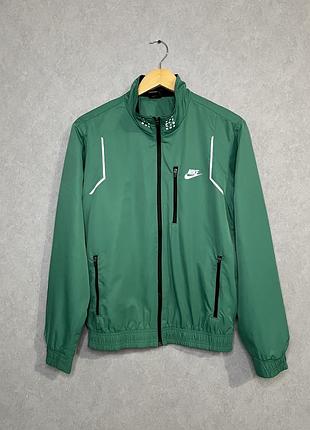 Спортивная ветровка nike