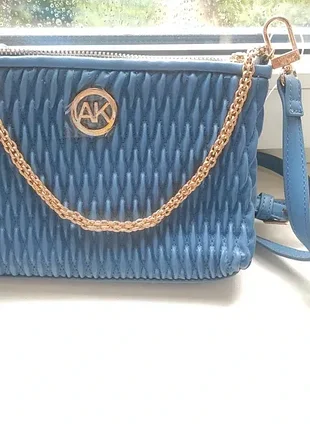 Гарна брендова сумочка через плече anne klein