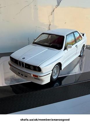 Колекційна металева модель bmw m3 e30 1:24, 21 см, біла , світло фар, звук, відкривні двері, капот і багажник