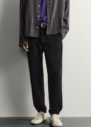 Zara вельветові штани в графітовому кольорі. carrot fit.