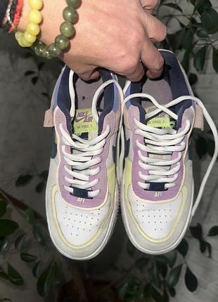 Жіночі оригінал кросівки  nike air force 1 shadow photon dust / crimson tint (артикул cu8591-001) рожевий, блакитний, світло-жовтий та сірий