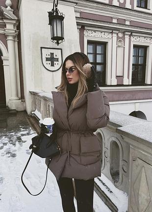 Жіноча куртка кольору мокко