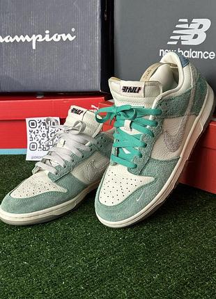 Кросівки унісекс nike dunk low x kasina «road sign» зелено-білі, розмір 41, устілка 26,5 см, замша/шкіра