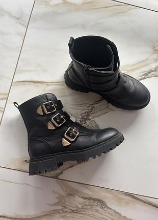Жіночі черевики river island чорні