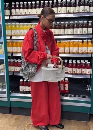 Женский костюм-двойка oversize: бомбер и штаны из плащевки
