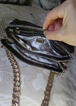 Сумочка від бренду guess 4