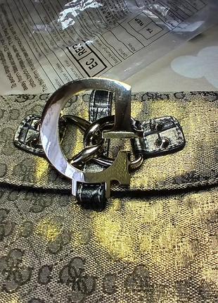 Сумочка від бренду guess 7
