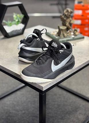 Оригінальні кросівки nike