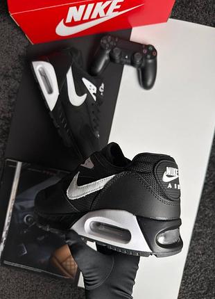 Nike air max correlate black white