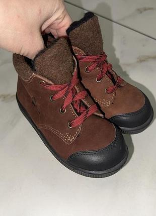 Ботинки коричневые демисезонные кожанные hush puppies 22 размер (14см) на мальчика