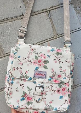 Сумка-планшет cath kidston з квітковим принтом на довгому ремені