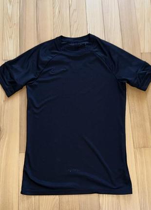 Футболка nike s оригинал спортивная