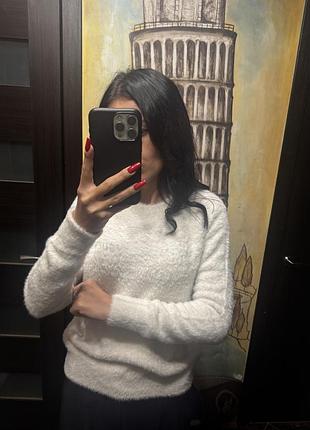 Мягенька кофтинка светер guess 🩷