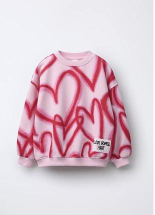 Zara яскравий світшот в принт серце