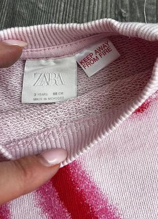 Zara яскравий світшот в принт серце 4