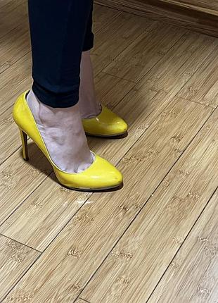 Туфлі жіночі prada жовті 2