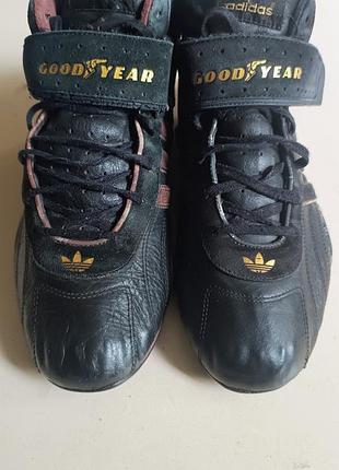 Кроссовки для автоспорта adidas